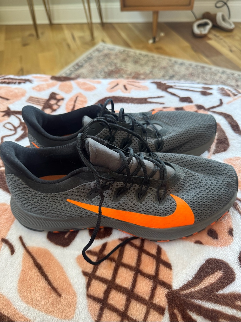 Nike Quest 2 Men’s Gray & Orange Running Shoes Size 8
